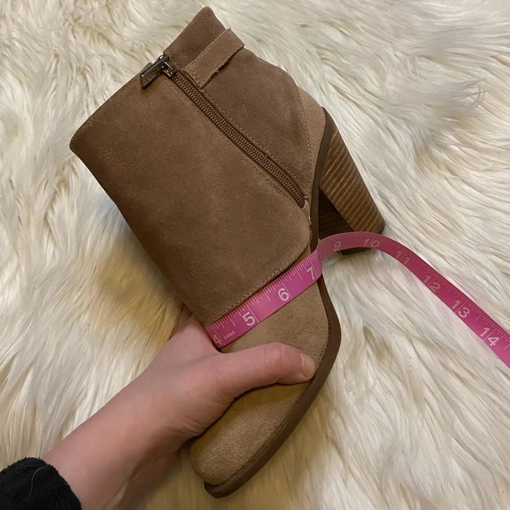 Jessica Simpson size 9.5 Cassley two tone tan heeled booties leather suede